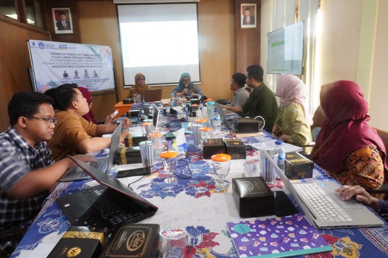 Agroteknologi Melaksanakan Training of Trainer (ToT) Dosen Pengampu Kuliah Lapang Pertanian Terpadu (KLPT)